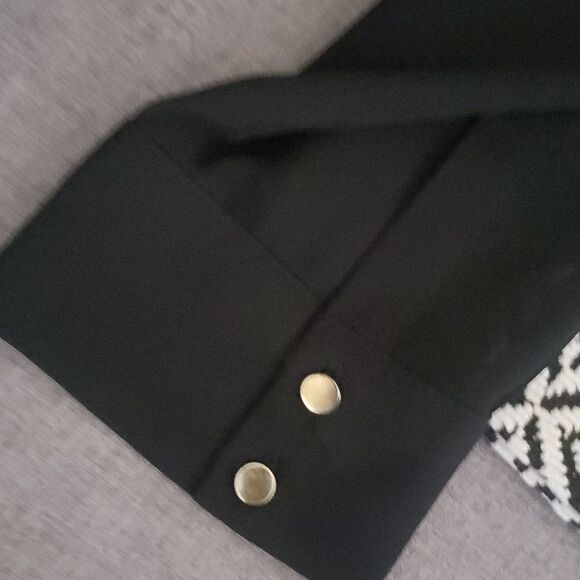 Chico's top women’s size large SZ 12 size 2 Chico’s white black textured… - Picture 4 of 11